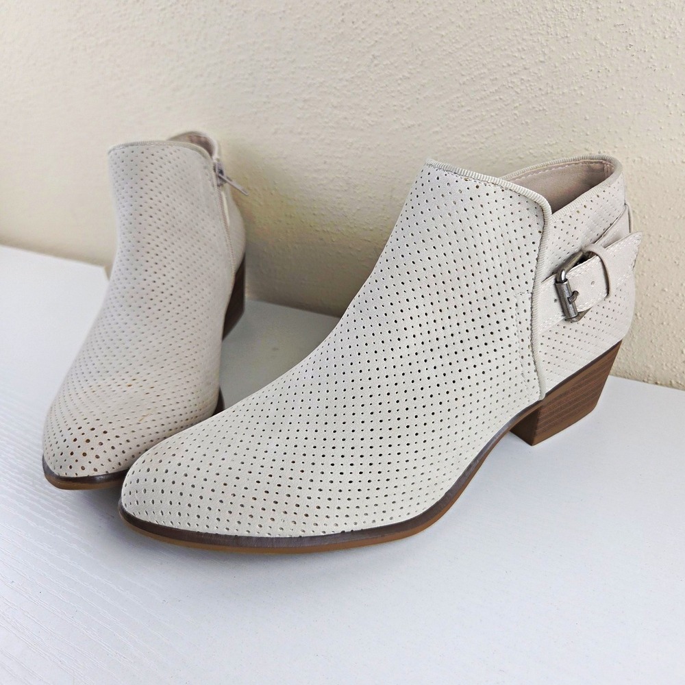 Falls Creek Janie Cream Perforated Block Heel Boots Buckle Side Zip Women's 8 M